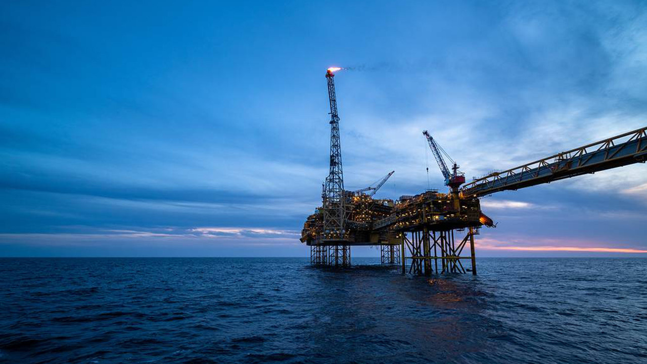 Brent Petrol, 1960’lardan bu yana Kuzey Buz Denizinden elde edilen ve fiyatı emtia fiyatlarına da referans oluşturan bir ham petrol karışımıdır.